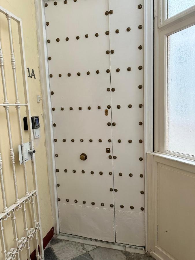 Apartamento Nebro Sol カディス エクステリア 写真